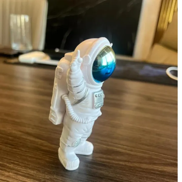 Multicolour_Car_Dashboard_Decoration_Items_God_Idol_&_Miniature_Toys_Stylish_Car_Decor_Accessories_For_Car_Home_&_Office_Standing_Astronaut