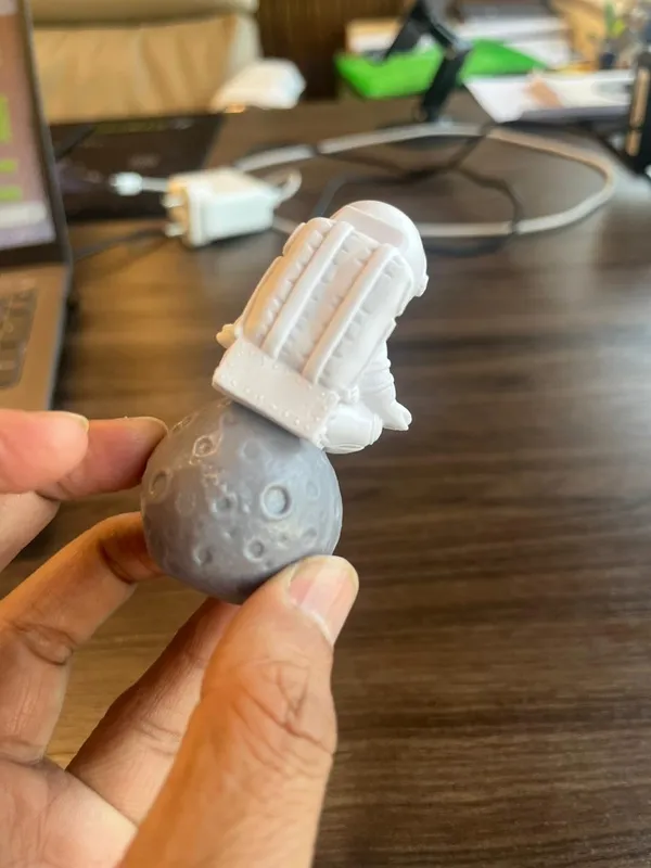 Multicolour_Car_Dashboard_Decoration_Items_God_Idol_&_Miniature_Toys_Stylish_Car_Decor_Accessories_For_Car_Home_&_Office_Astronaut_Sitting_On_Moon