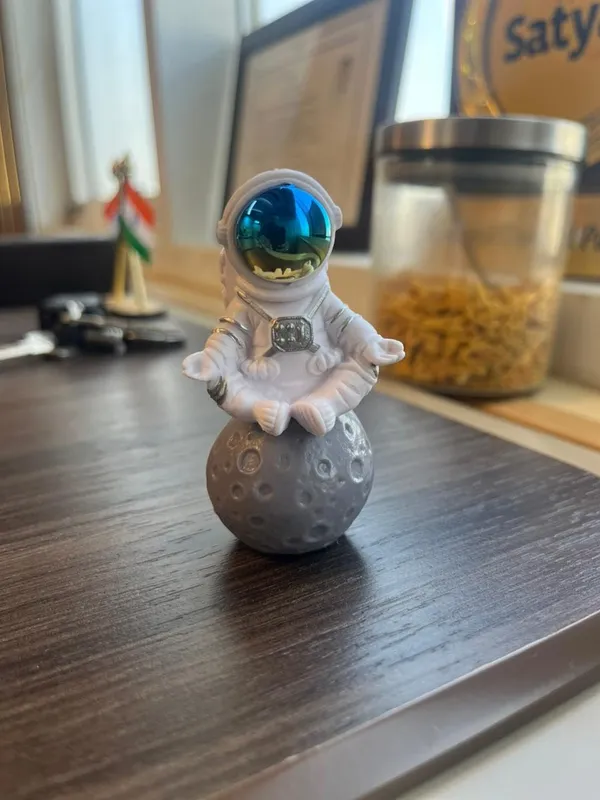 Multicolour_Car_Dashboard_Decoration_Items_God_Idol_&_Miniature_Toys_Stylish_Car_Decor_Accessories_For_Car_Home_&_Office_Astronaut_Sitting_On_Moon