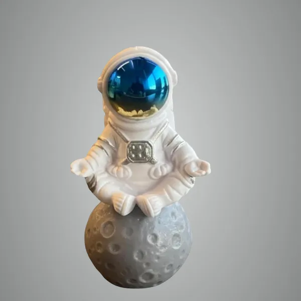 Multicolour_Car_Dashboard_Decoration_Items_God_Idol_&_Miniature_Toys_Stylish_Car_Decor_Accessories_For_Car_Home_&_Office_Astronaut_Sitting_On_Moon