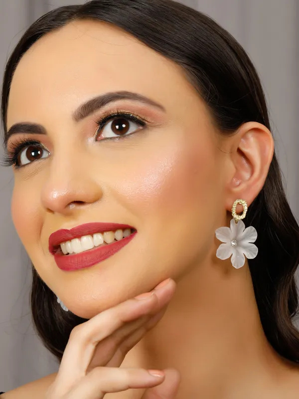 Silver_&_Floral_Alloy_,_Stainless_Steel_&_Resin_Premium_&_Elegant_Earrings_For_Women_&_Girls_(Set_Of_2)