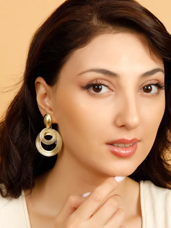 Gold_Alloy_,_Stainless_Steel_&_Resin_Premium_&_Elegant_Earrings_For_Women_&_Girls_(Set_Of_2)