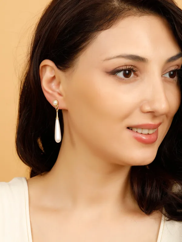 Multicolor_Alloy_,_Stainless_Steel_&_Resin_Premium_&_Elegant_Earrings_For_Women_&_Girls_(Set_Of_2)