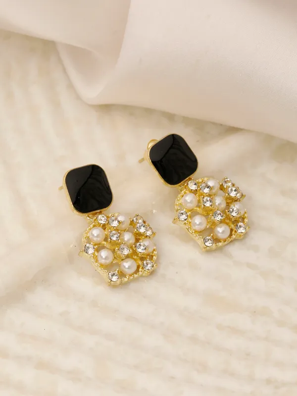 Multicolor_Alloy_,_Stainless_Steel_&_Resin_Premium_&_Elegant_Earrings_For_Women_&_Girls_(Set_Of_2)