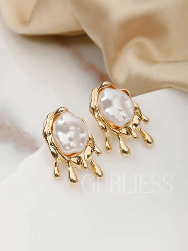 Demifine_Jewellery_Gold_Stainless_Steel_Premium_&_Elegant_Earrings_For_Women_&_Girls_(Set_Of_2)