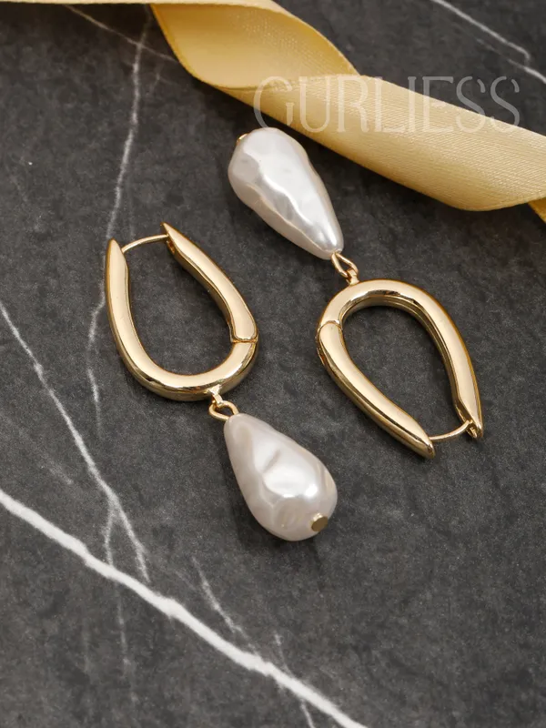 Demifine_Jewellery_Gold_Alloy_Premium_&_Elegant_Pendant_,_Earrings_&_Rings_For_Women_&_Girls_(Set_Of_4)