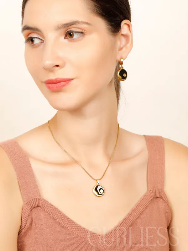 Demifine_Jewellery_Silver_&_Gold_&_Black_Stainless_Steel_Premium_&_Elegant_Pendant_&_Earrings_For_Women_&_Girls_(Set_Of_3)