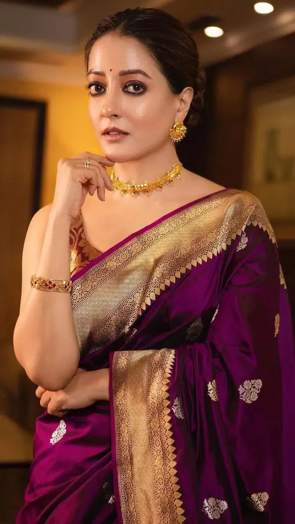 Wine___Silk_Jacquard_Saree_For_Women