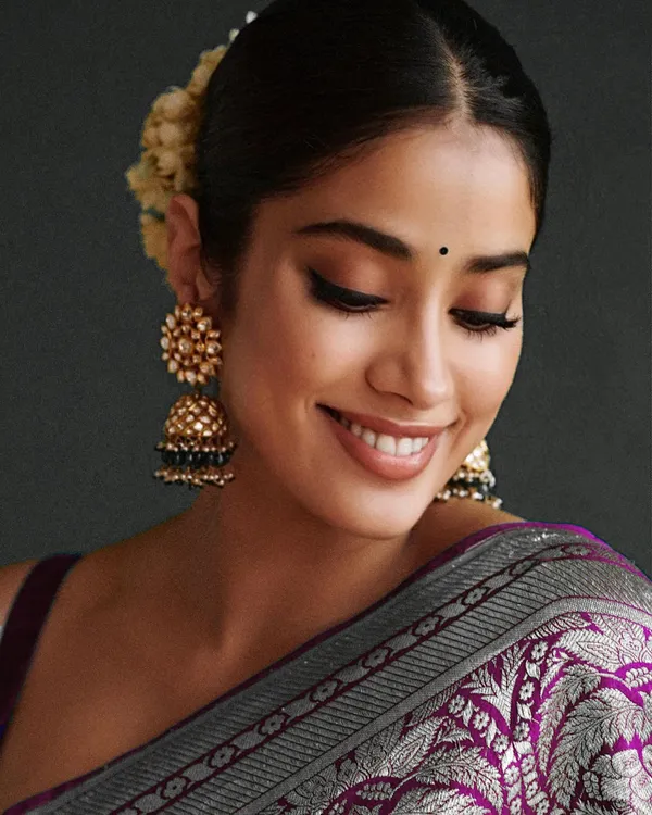 Wine_Silk_Jacquard_Saree_For_Women