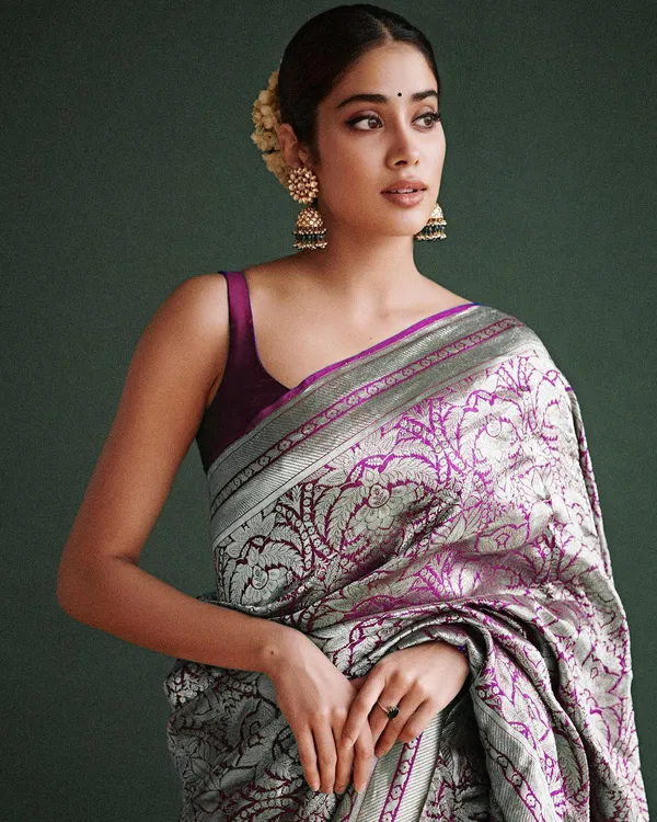 Wine_Silk_Jacquard_Saree_For_Women