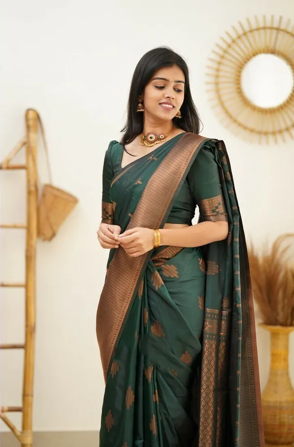 Green_Silk_Jacquard_Saree_For_Women