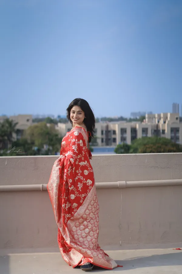 Red_Silk_Jacquard_Saree_For_Women