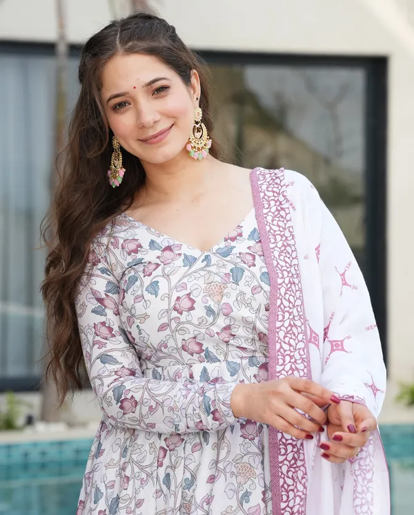 White_&_Lavender_Floral_3_Piece_Kurti_Set_with_Printed_Dupatta_For_Women