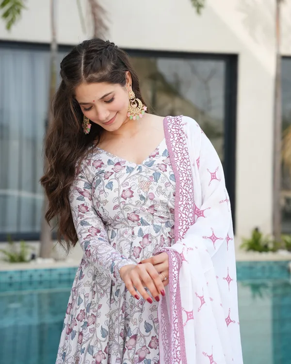 White_&_Lavender_Floral_3_Piece_Kurti_Set_with_Printed_Dupatta_For_Women