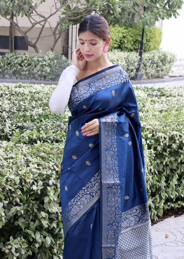 Morpich_Silk_Jacquard_Saree_For_Women