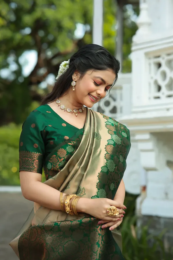 Green___Silk_Jacquard_Saree_For_Women