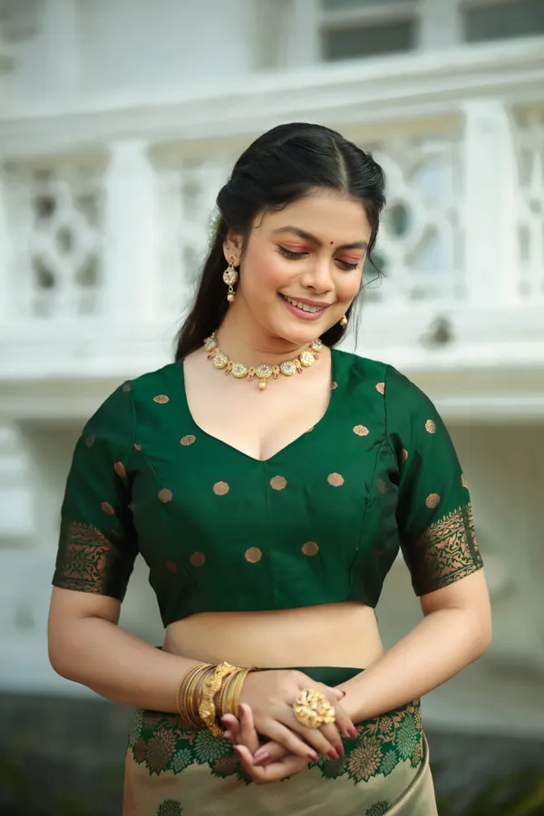 Green___Silk_Jacquard_Saree_For_Women