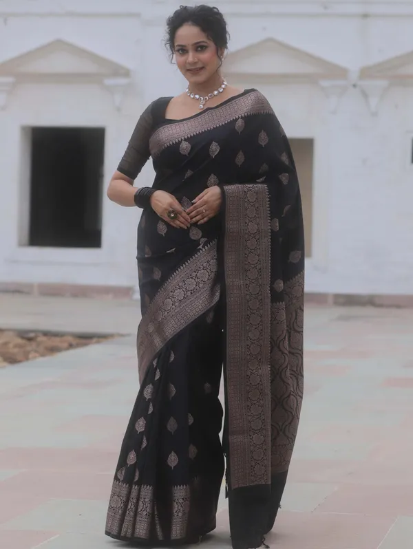 Black_Silk_Jacquard_Saree_For_Women