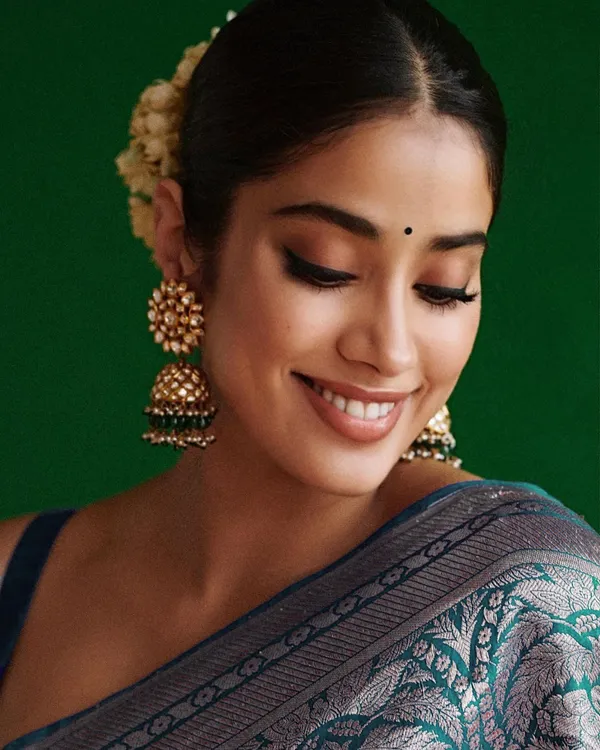 Rama_Silk_Jacquard_Saree_For_Women