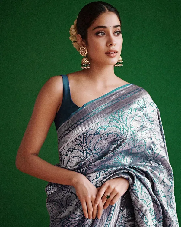 Rama_Silk_Jacquard_Saree_For_Women