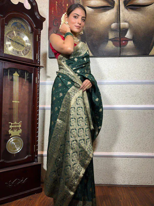 Green___Silk_Jacquard_Saree_For_Women