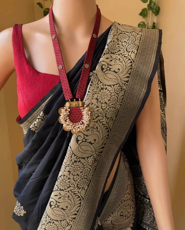 Black___Silk_Jacquard_Saree_For_Women