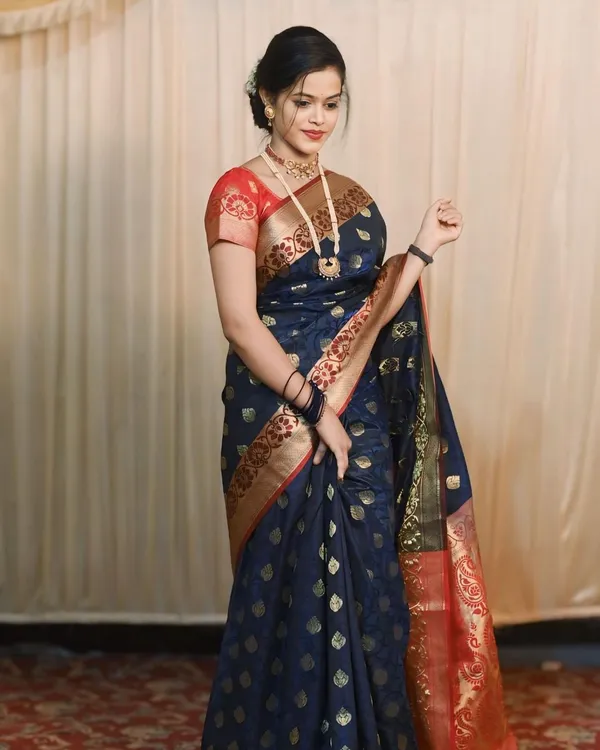 Black_Silk_Jacquard_Saree_For_Women