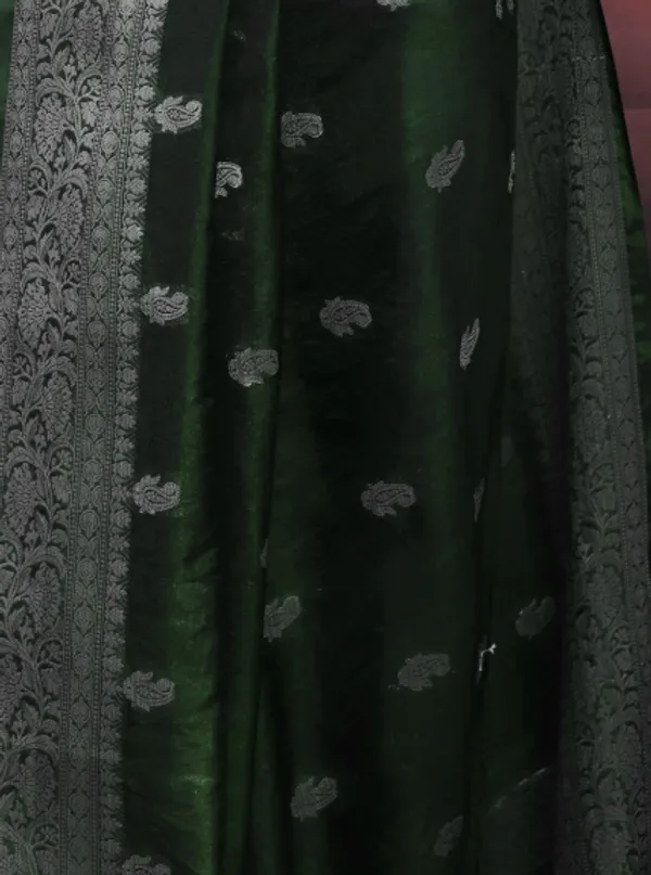 Green_Silk_Jacquard_Saree_For_Women