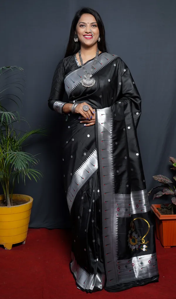 Black_Silk_Jacquard_Saree_For_Women