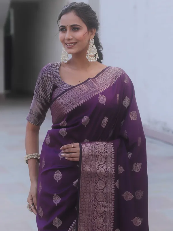 Wine_Silk_Jacquard_Saree_For_Women