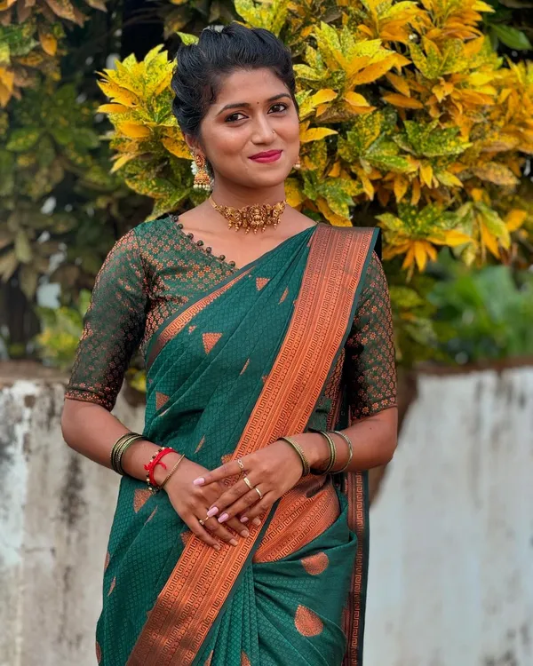 Green_Silk_Jacquard_Saree_For_Women