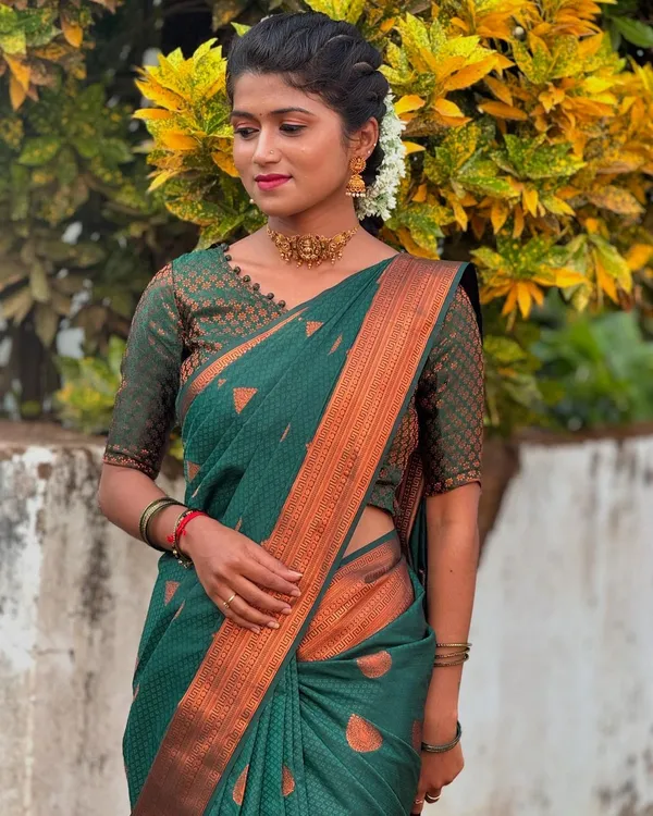 Green_Silk_Jacquard_Saree_For_Women