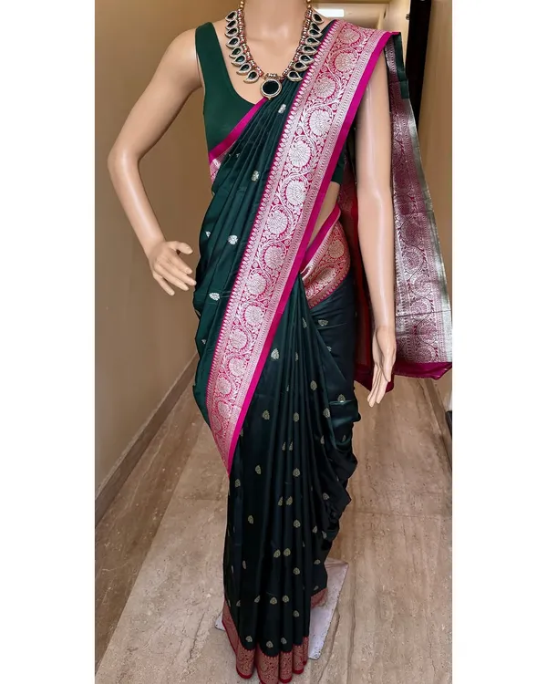 Green_Silk_Jacquard_Saree_For_Women