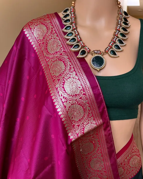 Green_Silk_Jacquard_Saree_For_Women