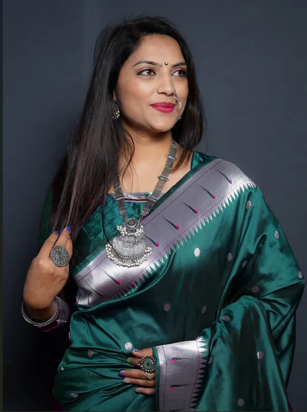 Morpich_Silk_Jacquard_Saree_For_Women
