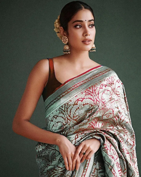 Maroon_Silk_Jacquard_Saree_For_Women