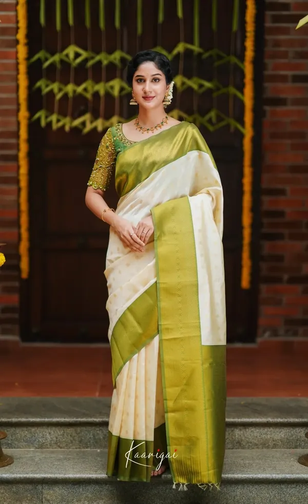 White_Silk_Jacquard_Saree_For_Women