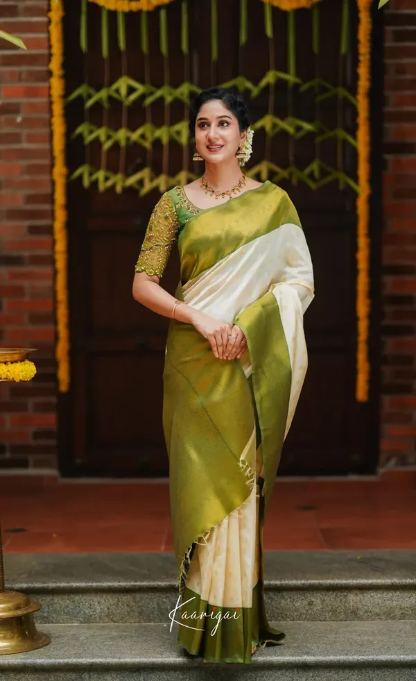 White_Silk_Jacquard_Saree_For_Women