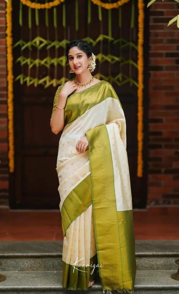 White_Silk_Jacquard_Saree_For_Women