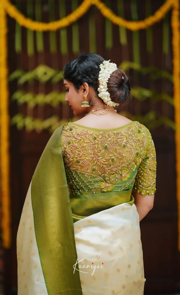 White_Silk_Jacquard_Saree_For_Women