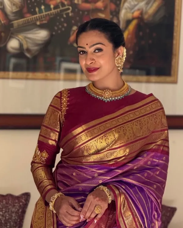 Violate___Silk_Jacquard_Saree_For_Women