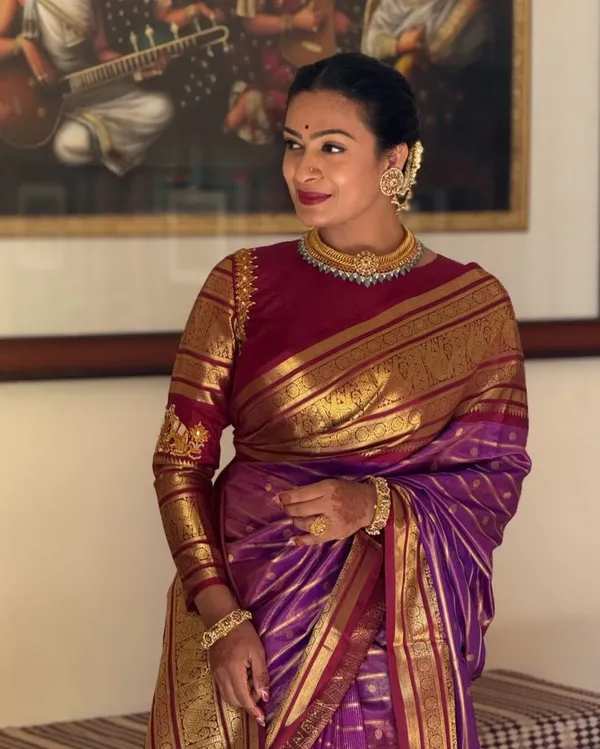Violate___Silk_Jacquard_Saree_For_Women