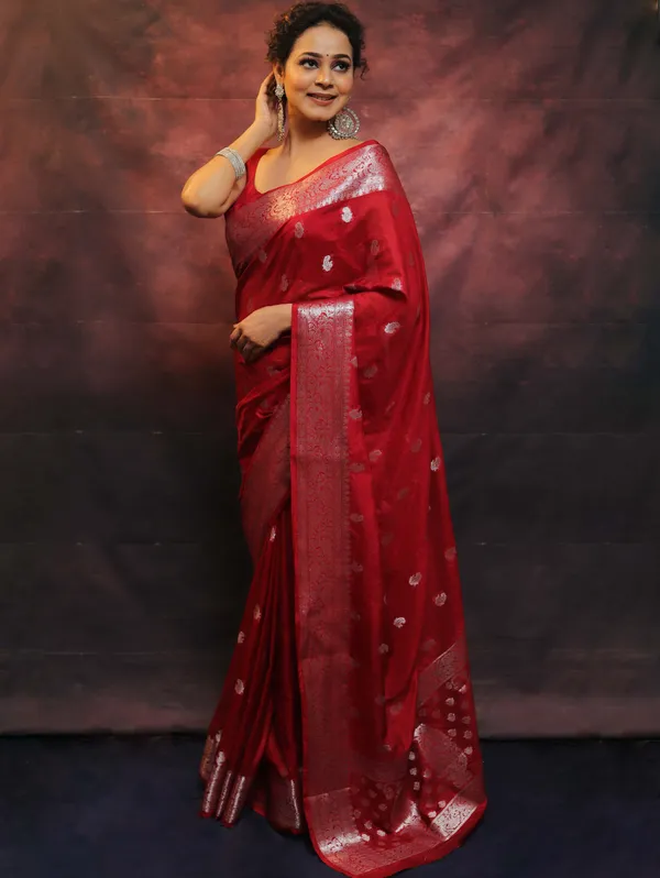 Red_Silk_Jacquard_Saree_For_Women