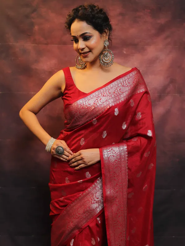 Red_Silk_Jacquard_Saree_For_Women
