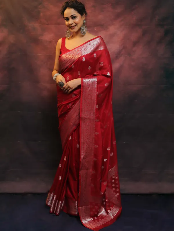 Red_Silk_Jacquard_Saree_For_Women