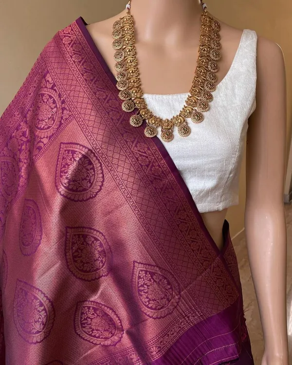 Wine_Silk_Jacquard_Saree_For_Women