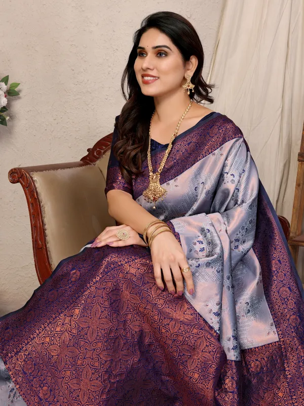 Grey_Silk_Jacquard_Saree_For_Women