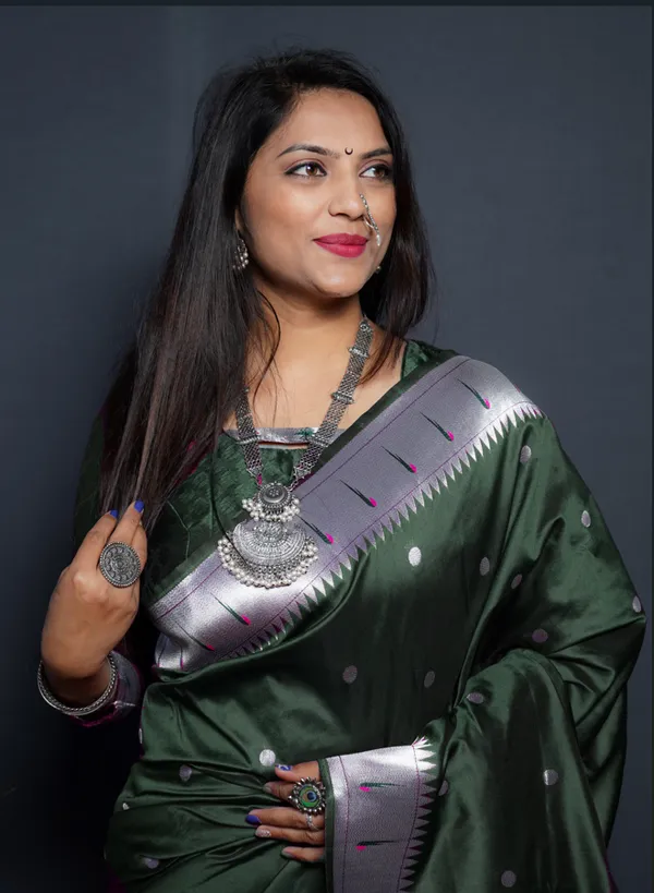 Bottle_Green_Silk_Jacquard_Saree_For_Women