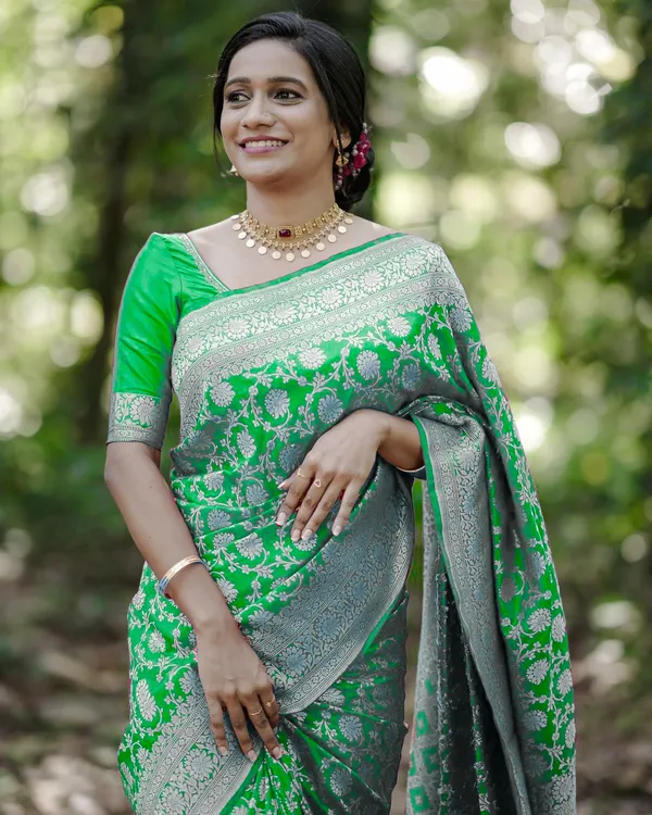 Green__Silk_Jacquard_Saree_For_Women