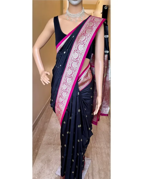 Black_Silk_Jacquard_Saree_For_Women
